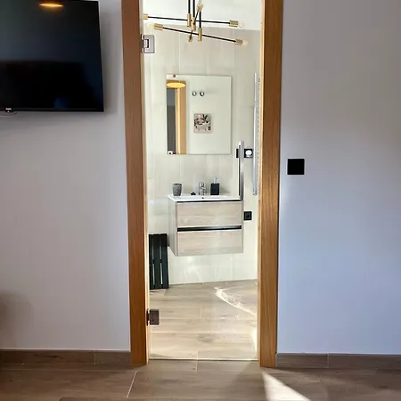 La Boheme Hotel *